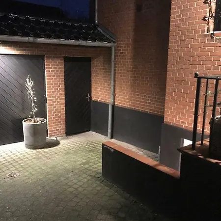 Special Offer,one Of Its Kind, Extremely Central In Herning, Danish Hosts, Extremely Clean, Very Quiet Street But A Stonethrough From Bars & Restaurants Apartment Herning