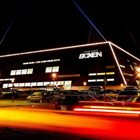 Special Offer,one Of Its Kind, Extremely Central In Herning, Danish Hosts, Extremely Clean, Very Quiet Street But A Stonethrough From Bars & Restaurants Lägenhet Herning