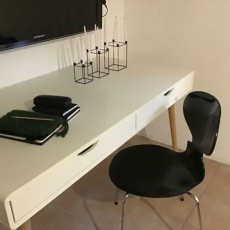 Apartment Special Offer,one Of Its Kind, Extremely Central In Herning, Danish Hosts, Extremely Clean, Very Quiet Street But A Stonethrough From Bars & Restaurants Herning